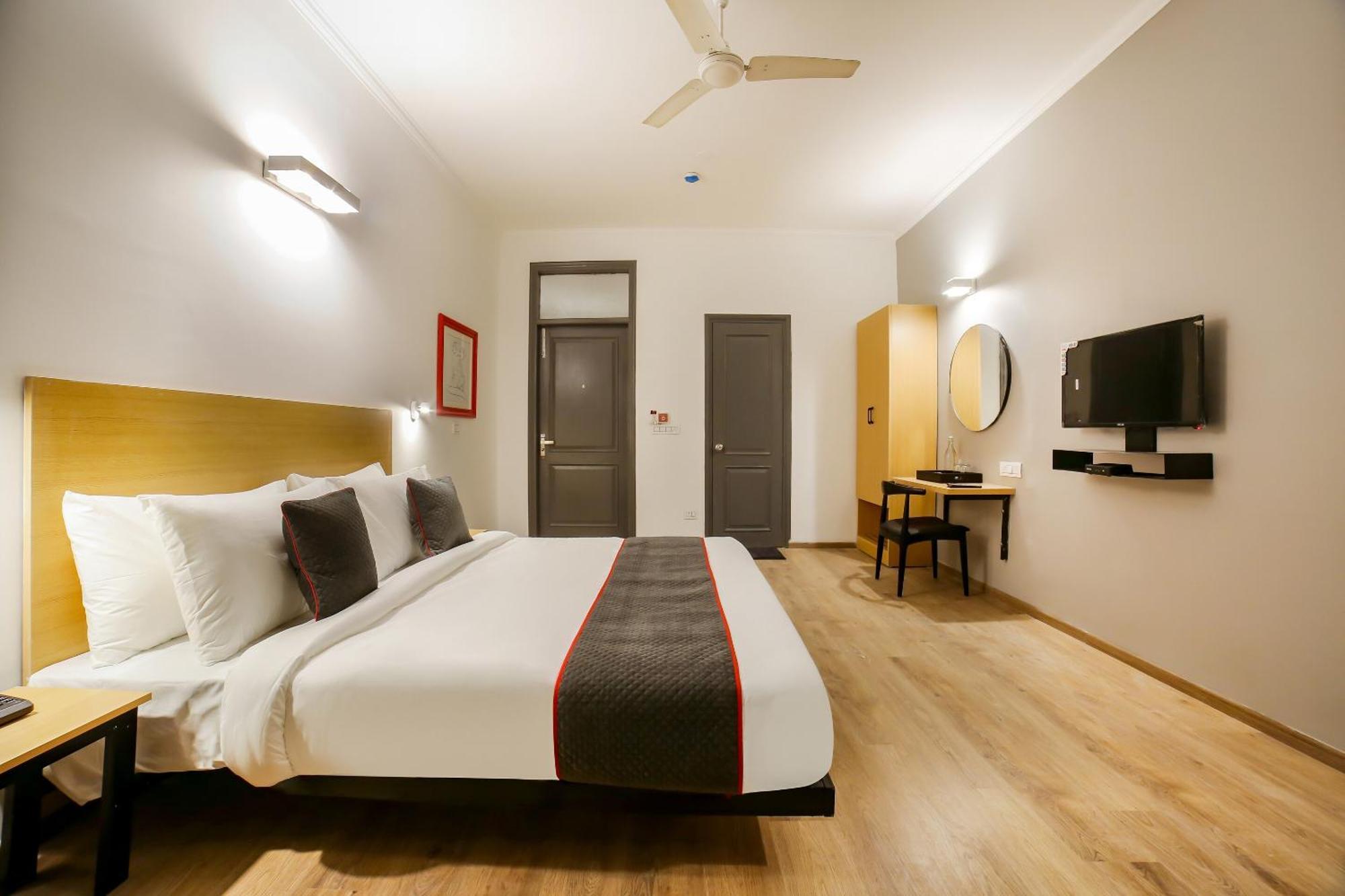 Hotel King Plaza Near Delhi Airport Ню Делхи Екстериор снимка