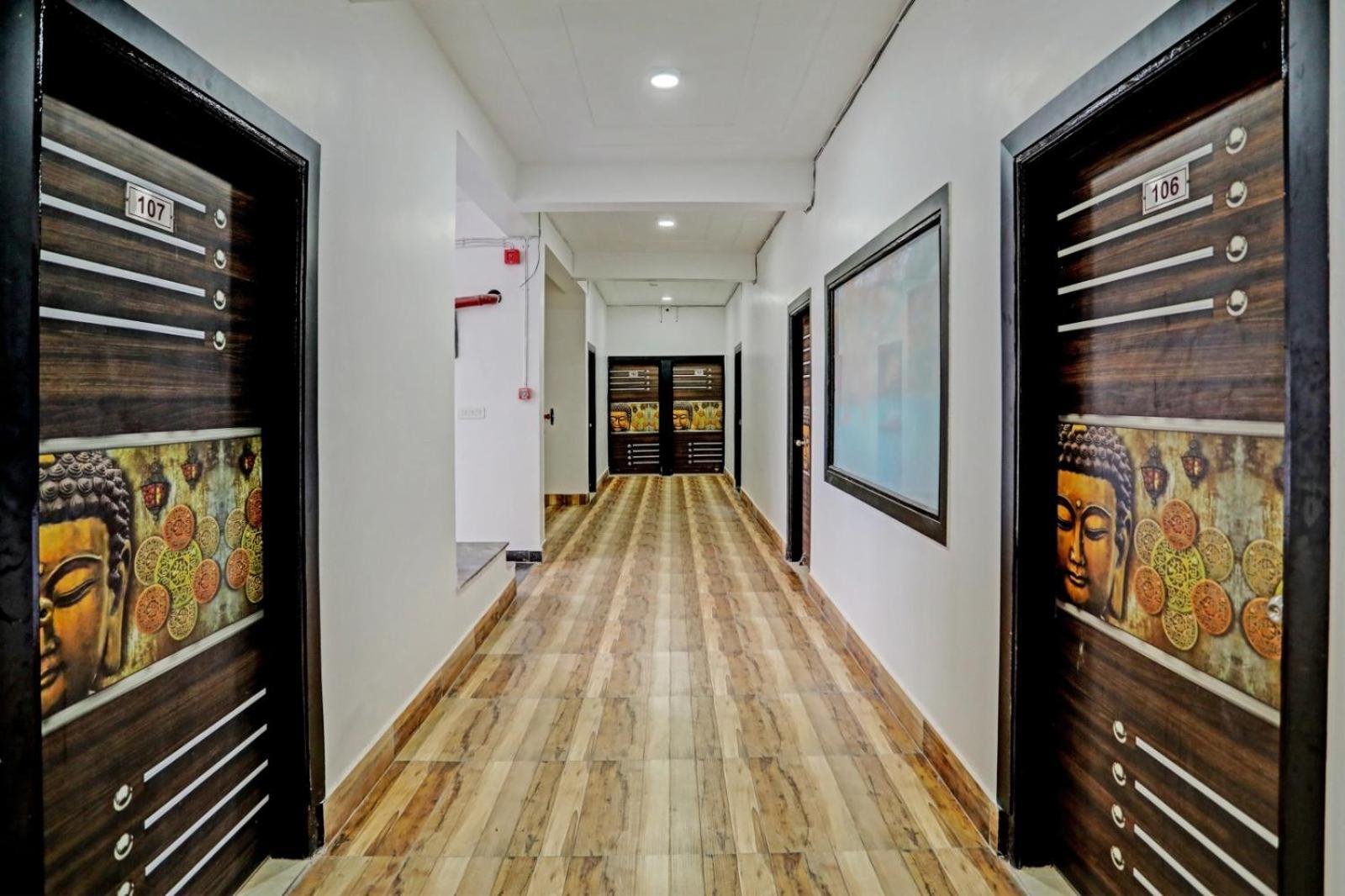 Hotel King Plaza Near Delhi Airport Ню Делхи Екстериор снимка