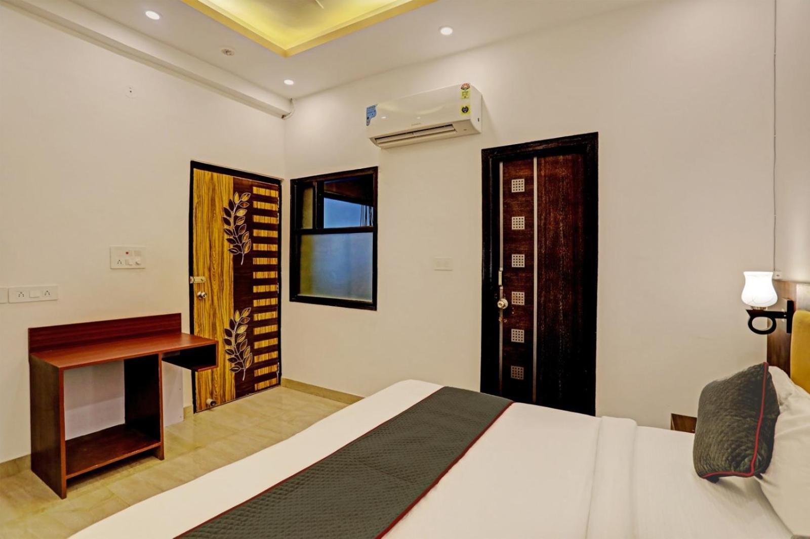 Hotel King Plaza Near Delhi Airport Ню Делхи Екстериор снимка