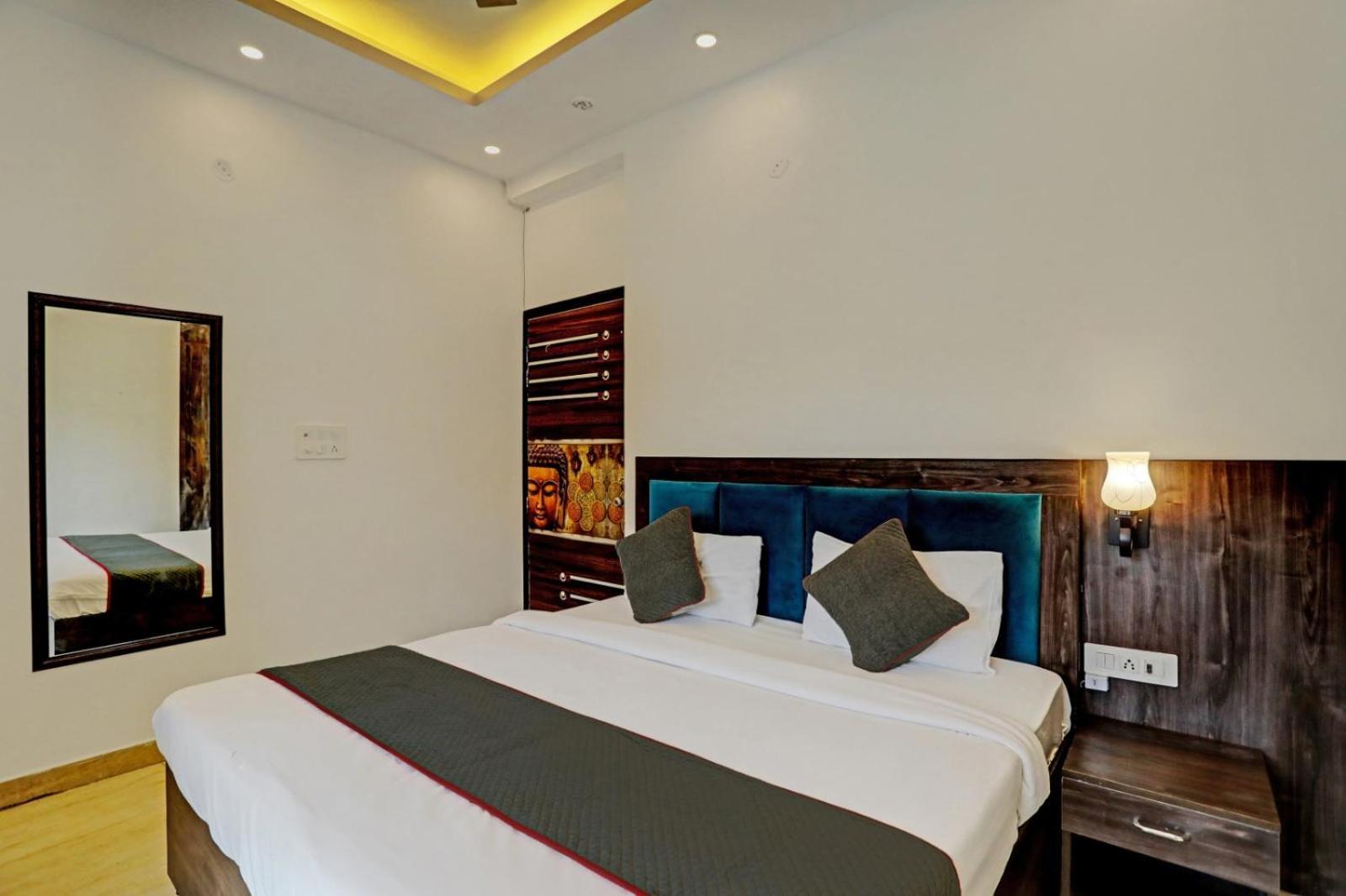 Hotel King Plaza Near Delhi Airport Ню Делхи Екстериор снимка